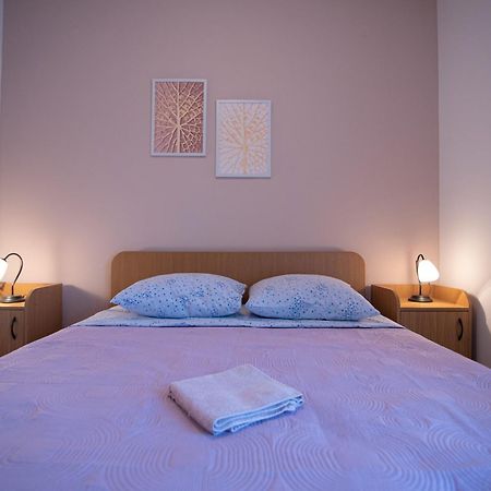 Apartment Josipa Grebastica Exterior photo