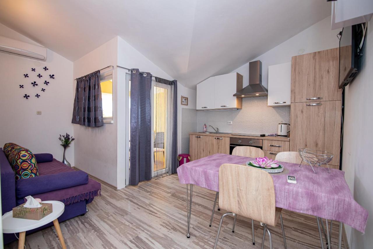 Apartment Josipa Grebastica Exterior photo
